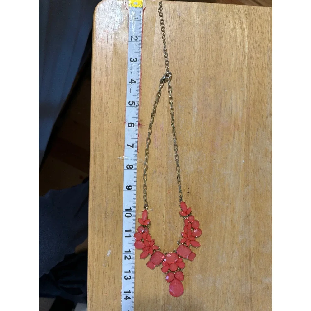 Coral Pink Bib Statement Necklace Gold Tone Resin Stone Floral Teardrop‎ Chunky